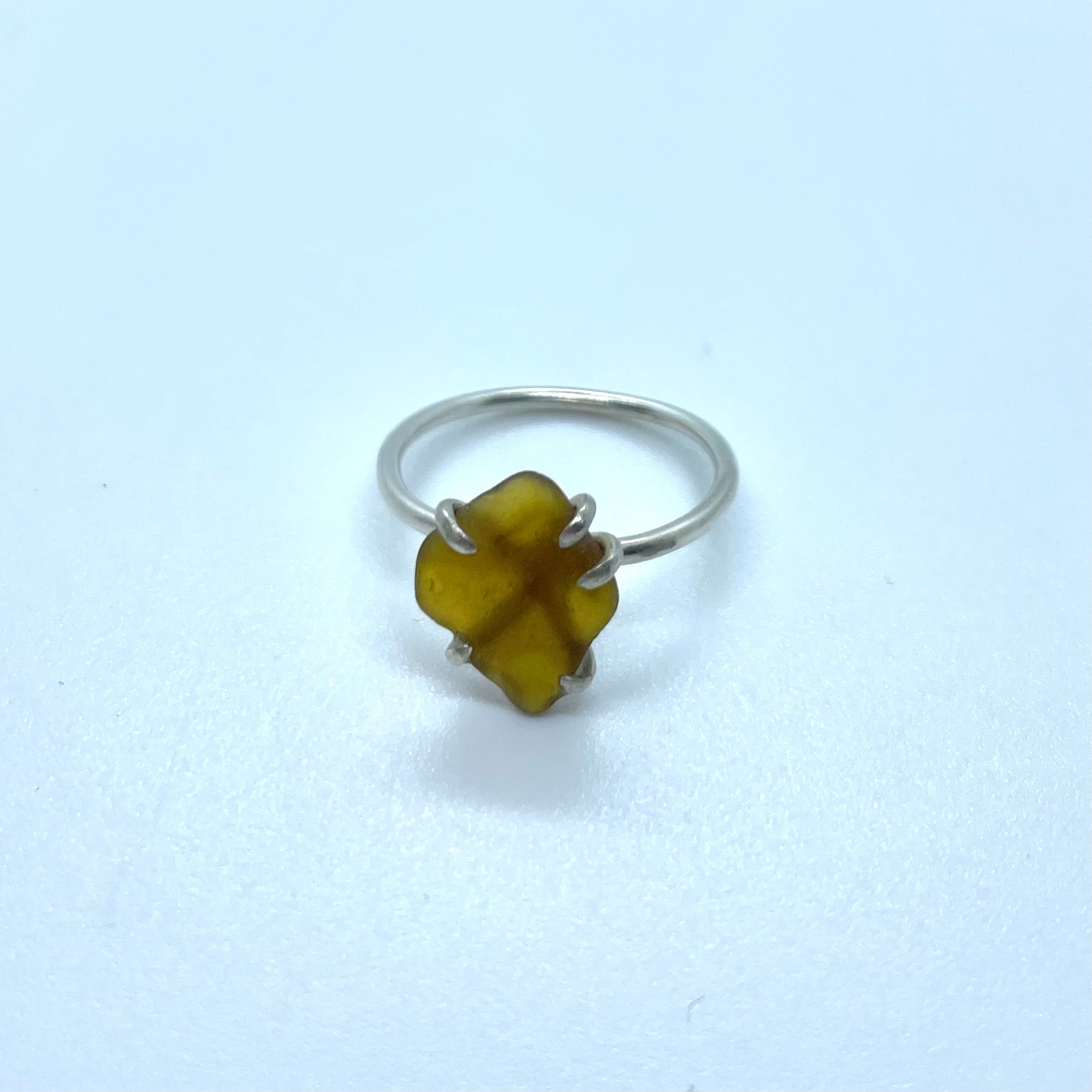 Sea Glass Claw Ring (UK R)