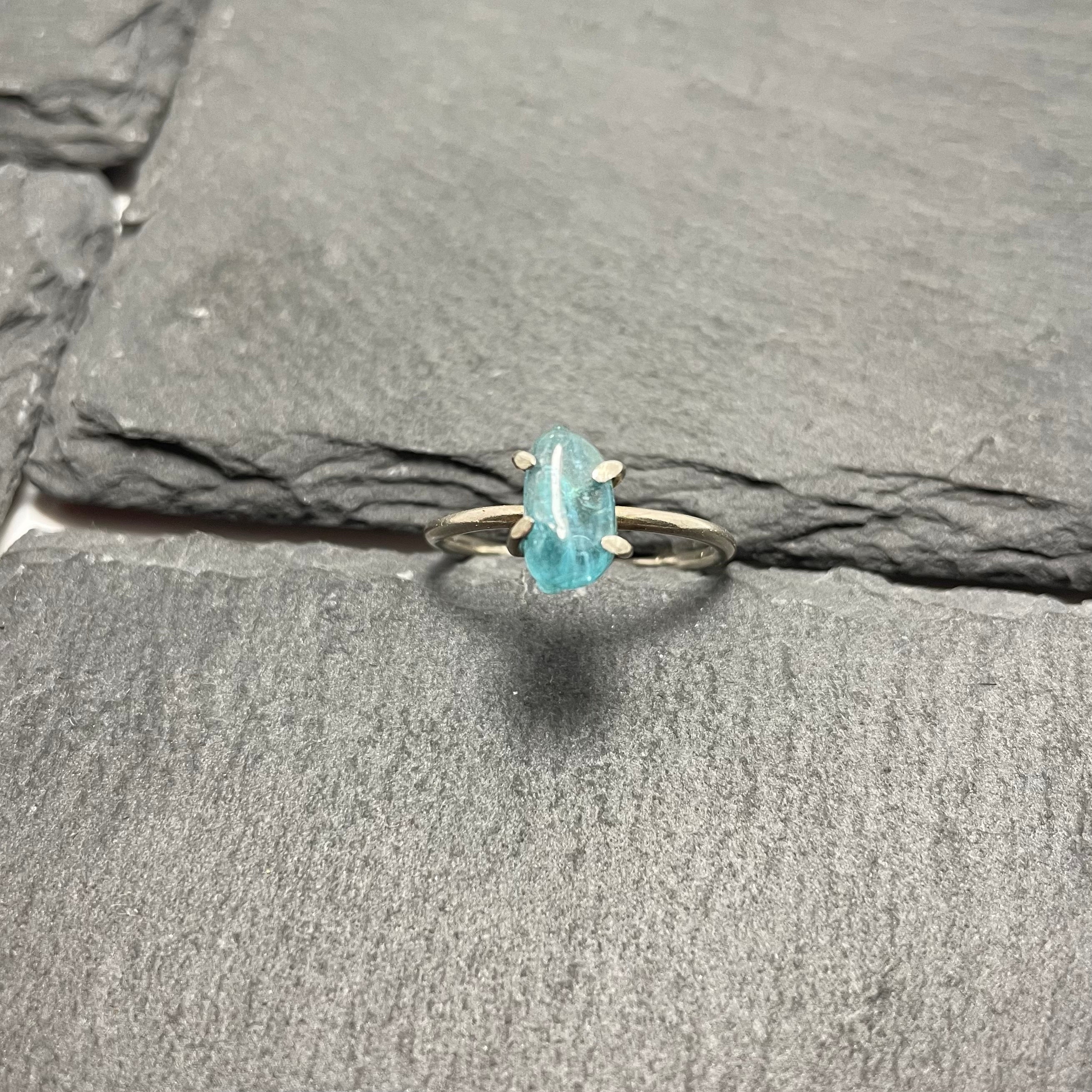 Apatite Claw Ring (UK S)